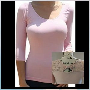 No Boundaries PeekaBoo Top